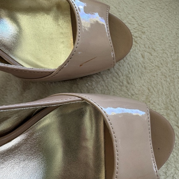 Beautiful Bebe high heel shoes. - Picture 5 of 6